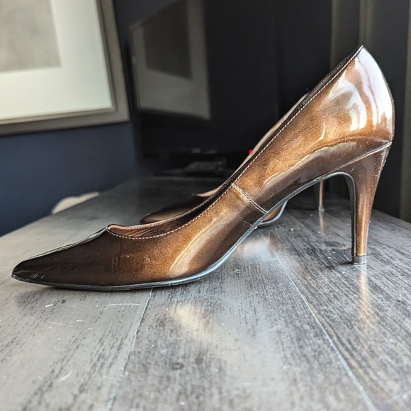 Pre-loved First Pumps in a beautiful Copper Color - size - Picture 13 of 14